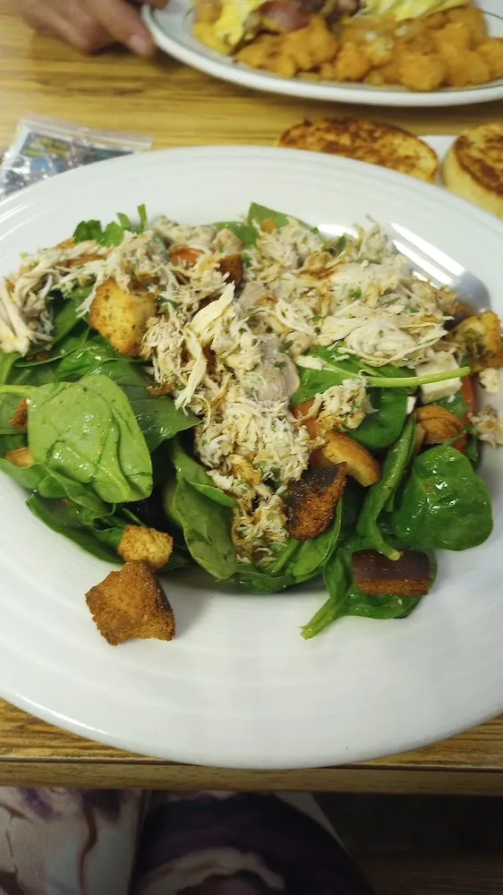 Mediterranean Salad with Chicken